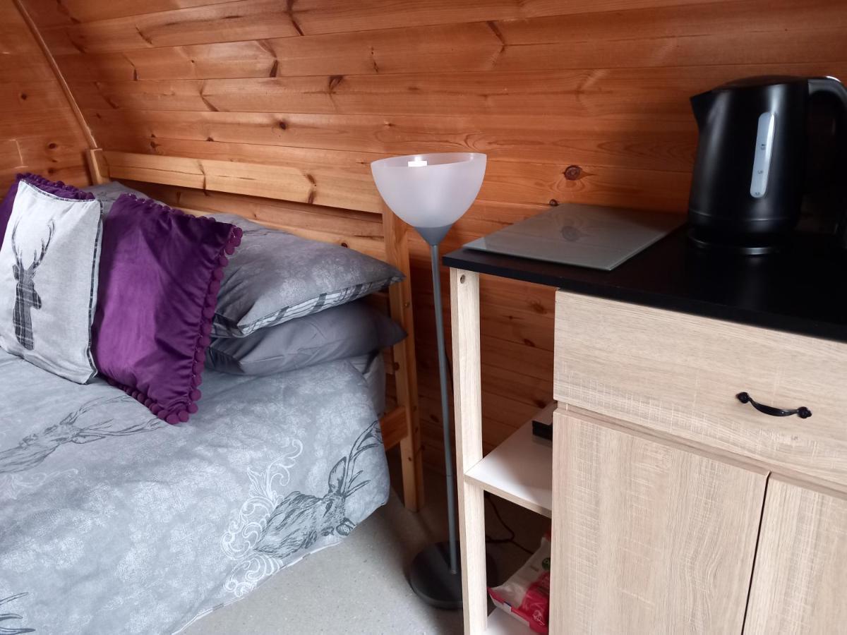 Hillside Camping Pods And Shepherd'S Hut Wick  Oda fotoğraf