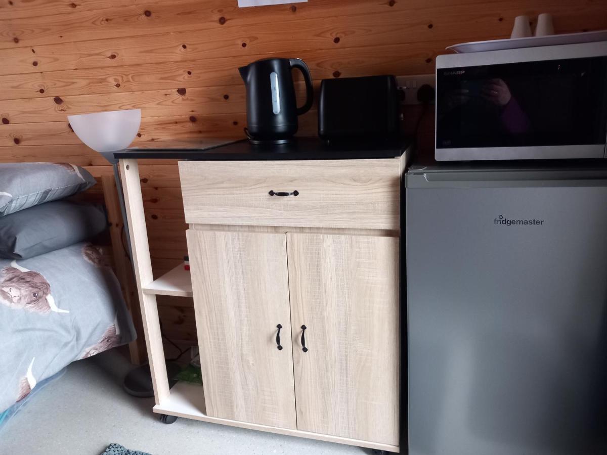 Hillside Camping Pods And Shepherd'S Hut Wick  Oda fotoğraf